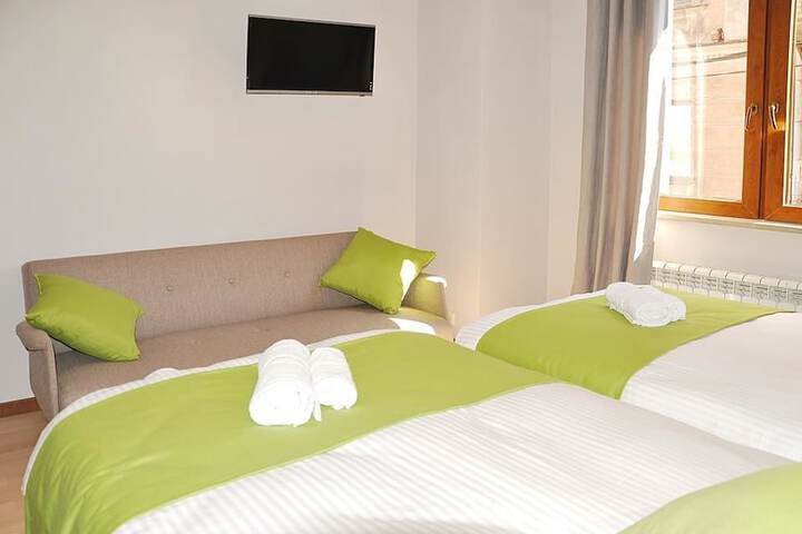 Room 16 of 36
