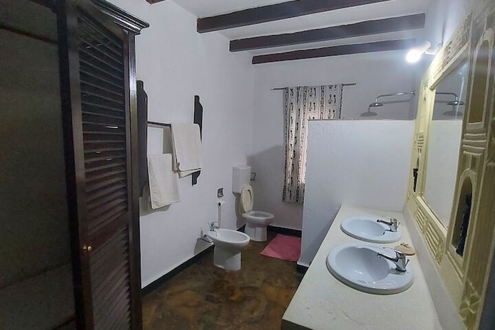 Room 3 of 52