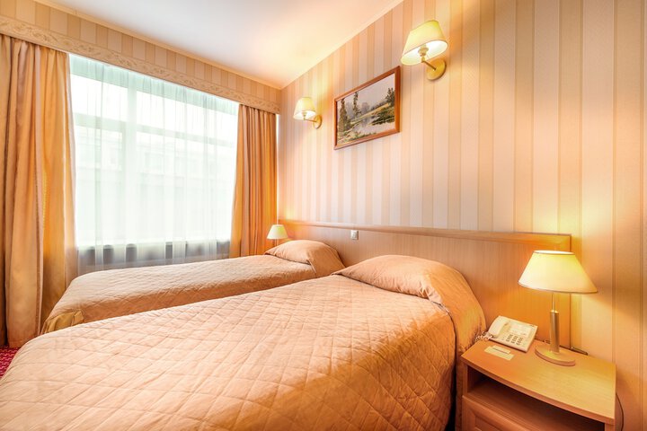 Room 9 of 79