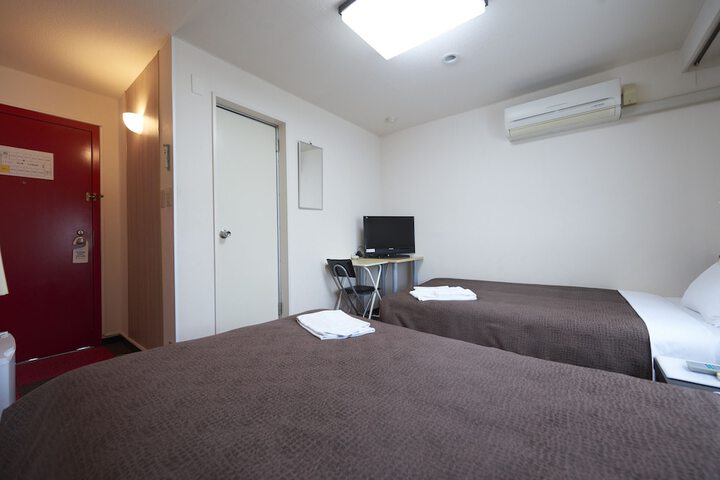 Room 15 of 34