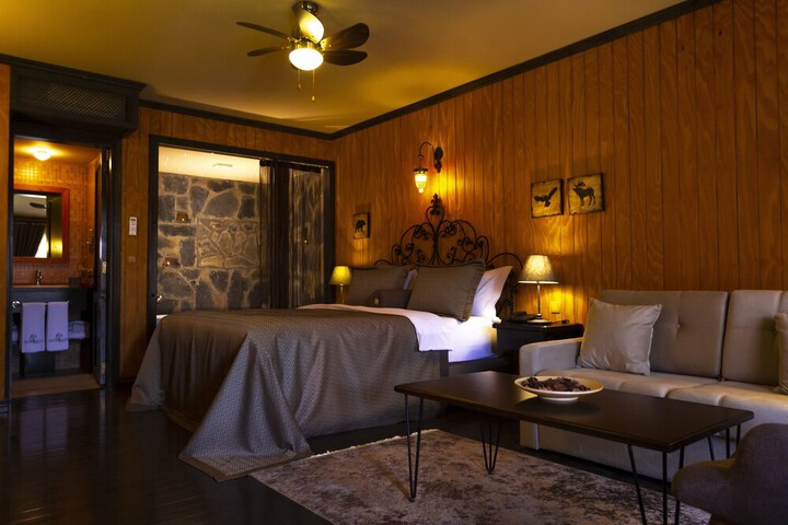 Room 10 of 46