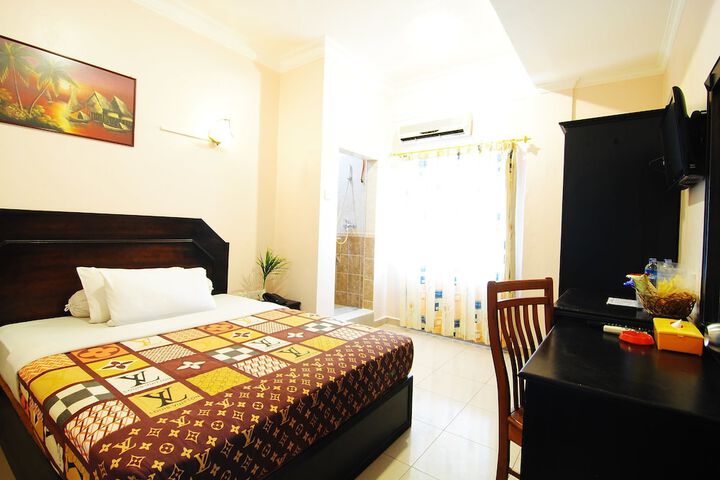 Room 15 of 35