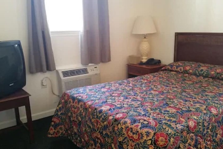 Standard | King Bed (8 of 11)