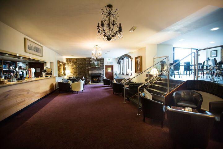 Lounge 110 of 128