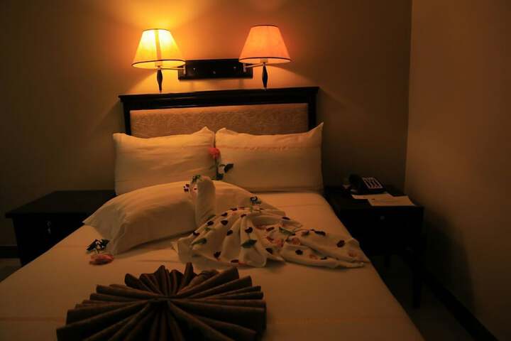 Room 10 of 35