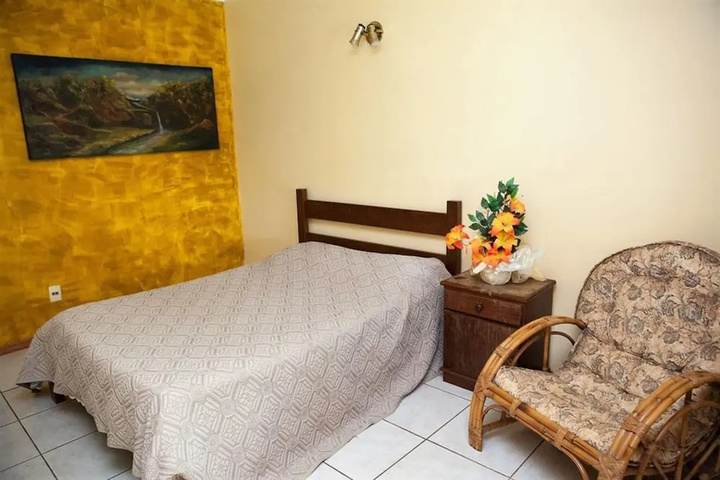 Room 2 of 2