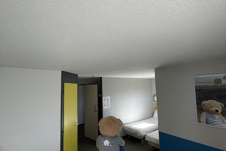 Room 40 of 73