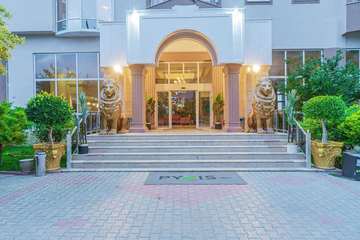 Hotel 62 of 74
