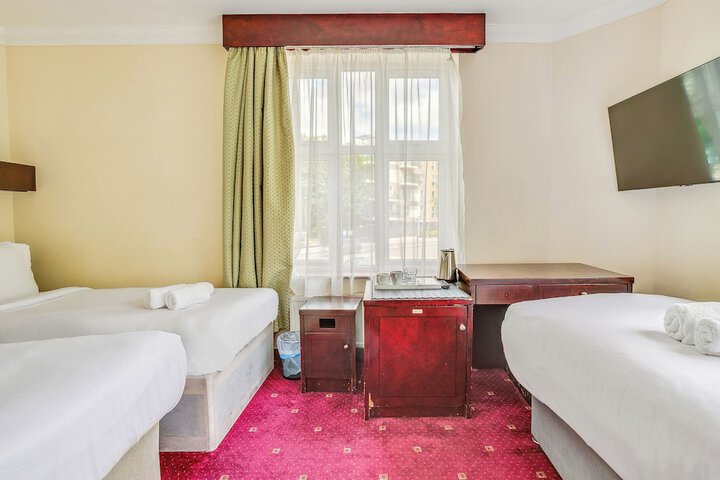 Room 50 of 103