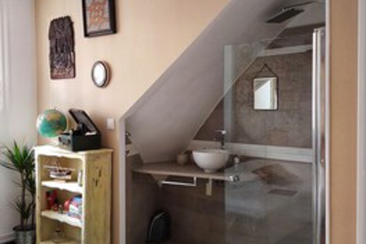Room 2 of 50