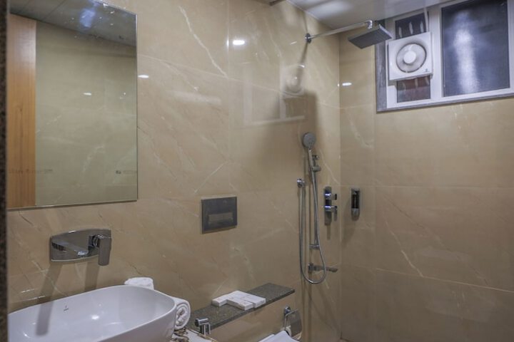Room 9 of 21
