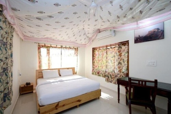 Room 27 of 90