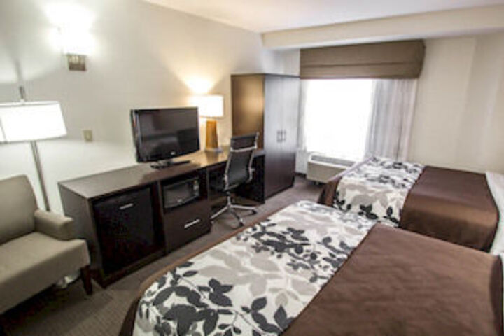 Room 33 of 42