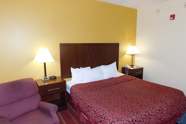 1 King Bed (8 of 12)