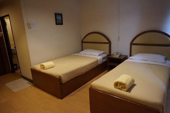 Room 9 of 29