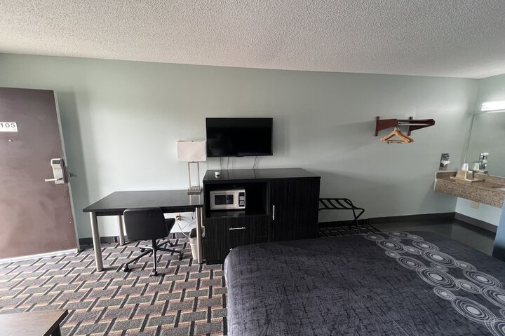 Room 4 of 41