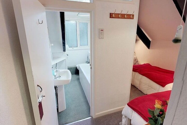 Room 8 of 37
