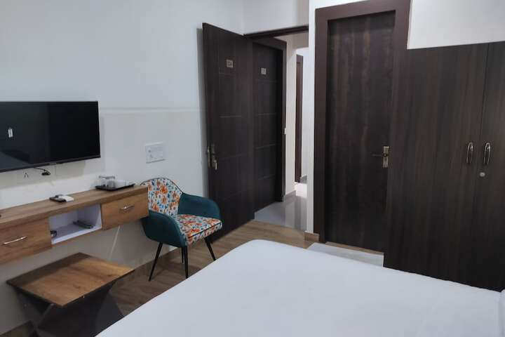 Room 26 of 48