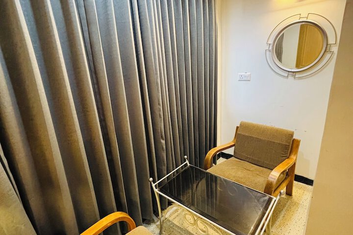 Room 15 of 40