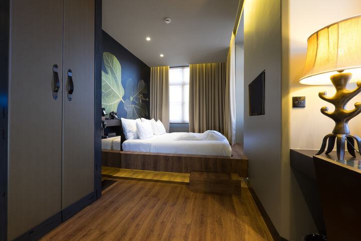 Room 6 of 54