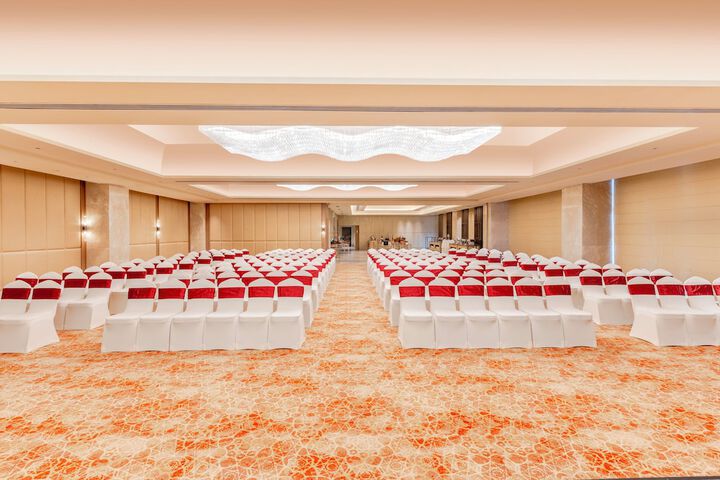 Ballroom/Hall 20 of 32