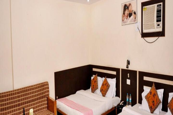 Room 2 of 6