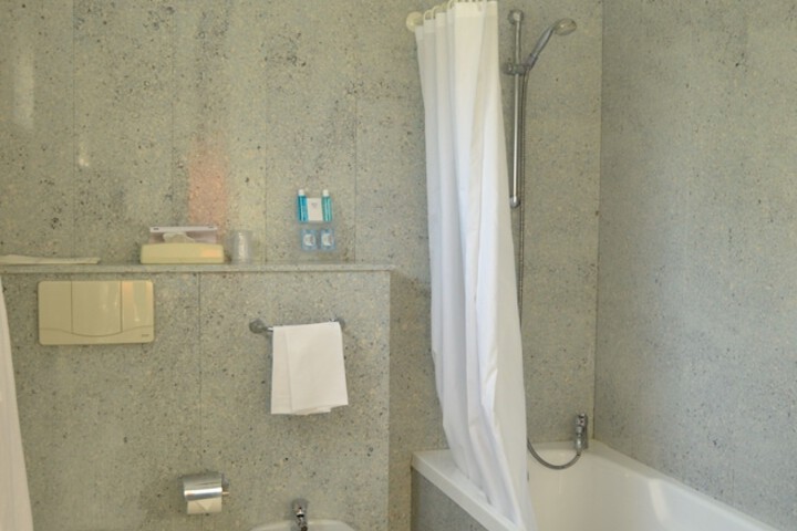 Room 15 of 50