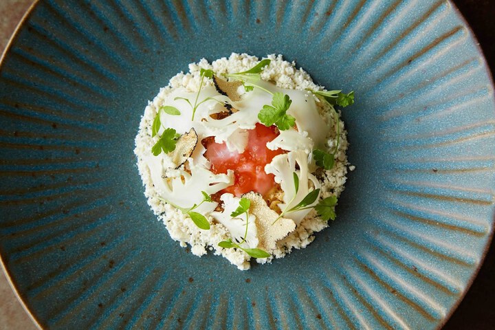 Dining 70 of 102