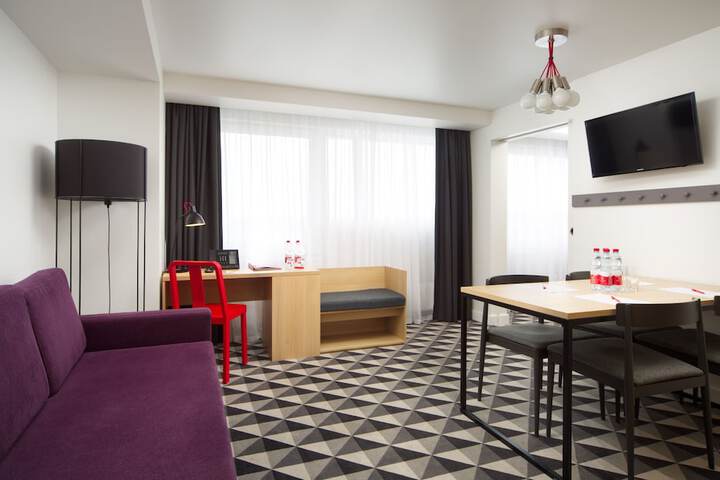 Room 18 of 48