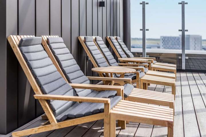 Lounge 65 of 69