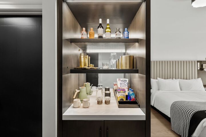 Room 28 of 52
