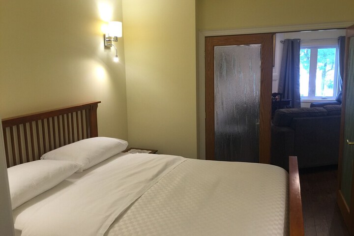Room 44 of 76