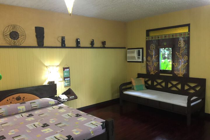 Room 13 of 79