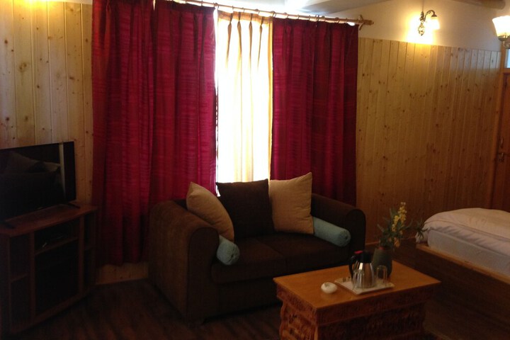 Room 9 of 43