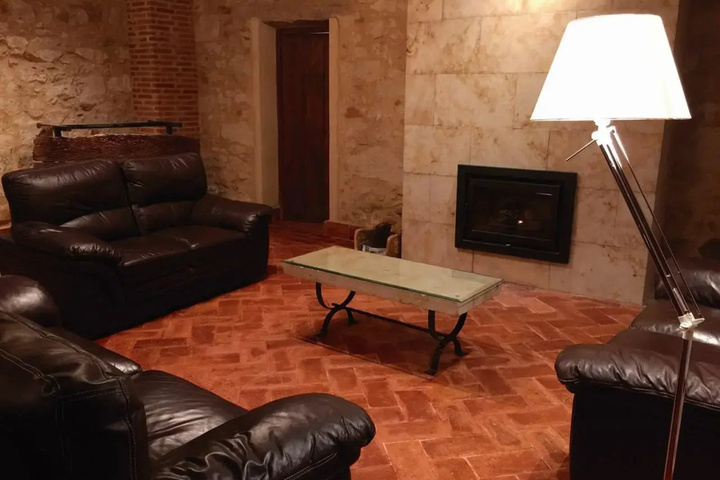 Room 2 of 14