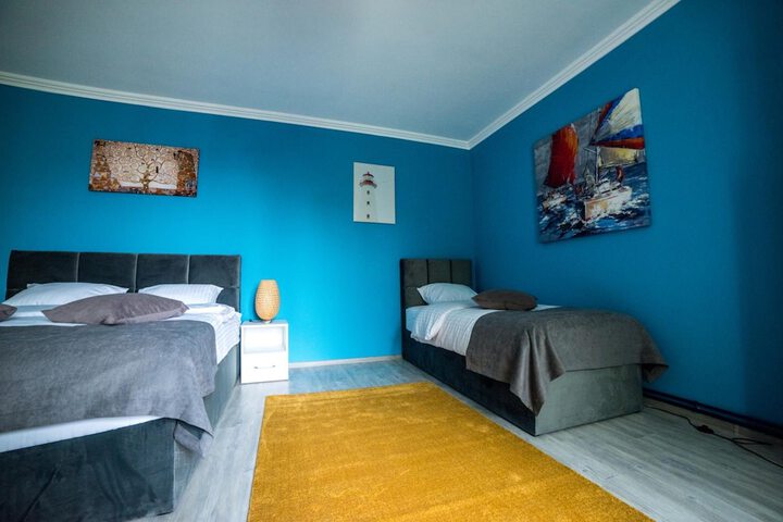 Room 15 of 66