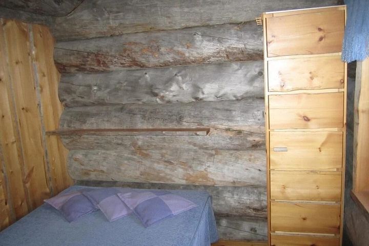 Room 3 of 8