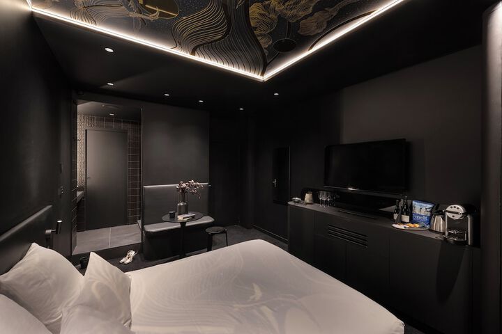 Room 164 of 780