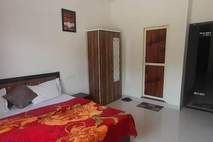 Room 16 of 25