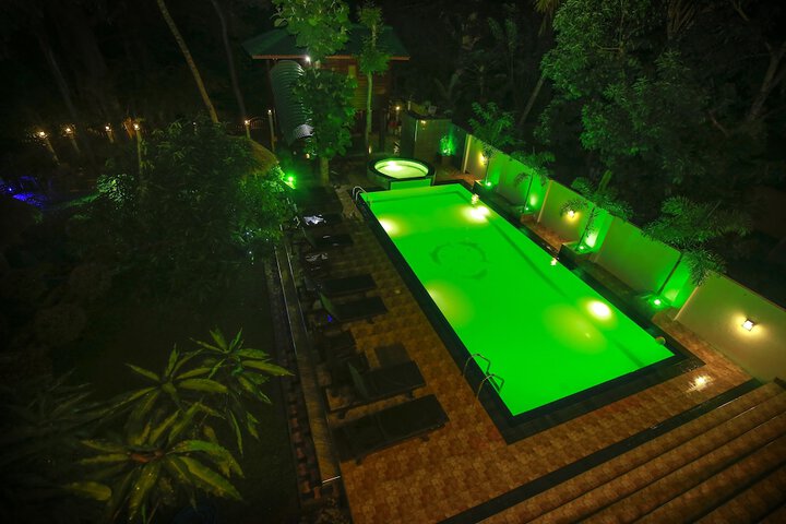 Pool 32 of 48