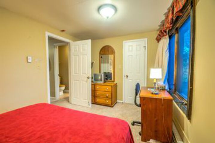 Room 22 of 80
