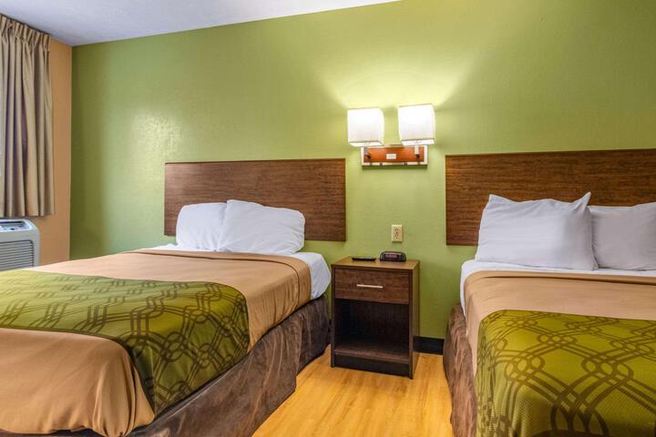 Standard Room, King or Two Doubles (7 of 16)