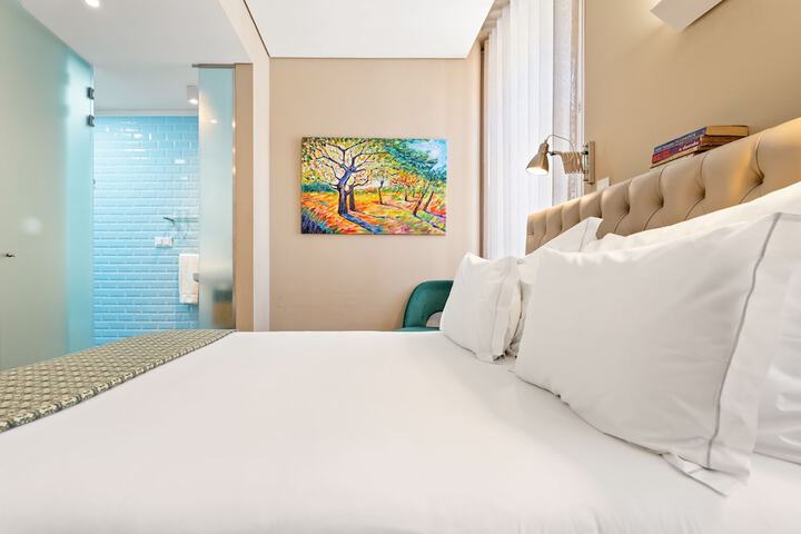 Room 4 of 50