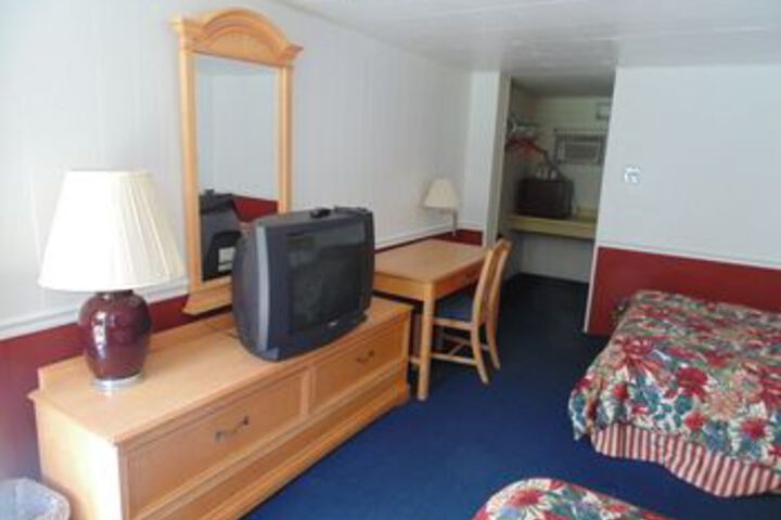 Room 6 of 14