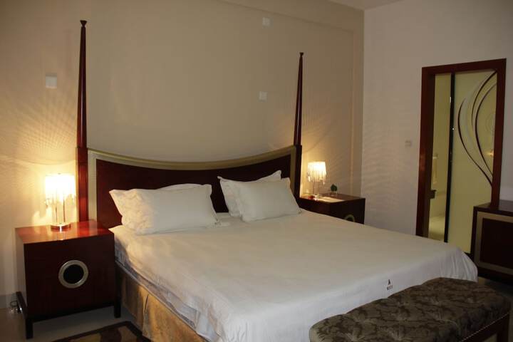 Room 12 of 20