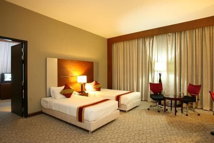 Room 3 of 65