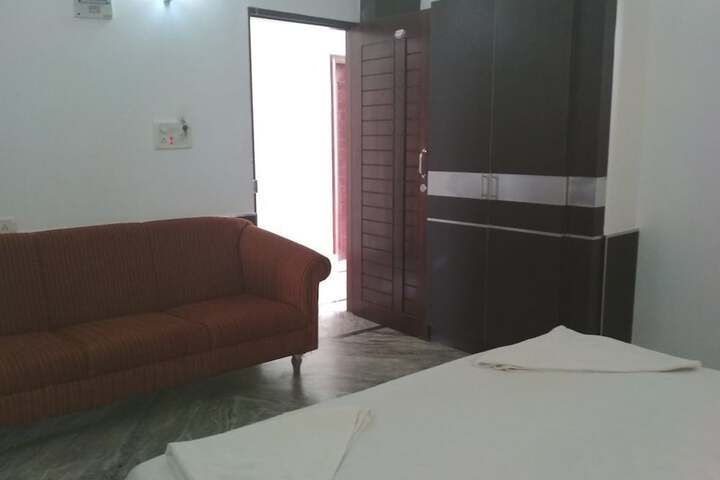 Room 18 of 60
