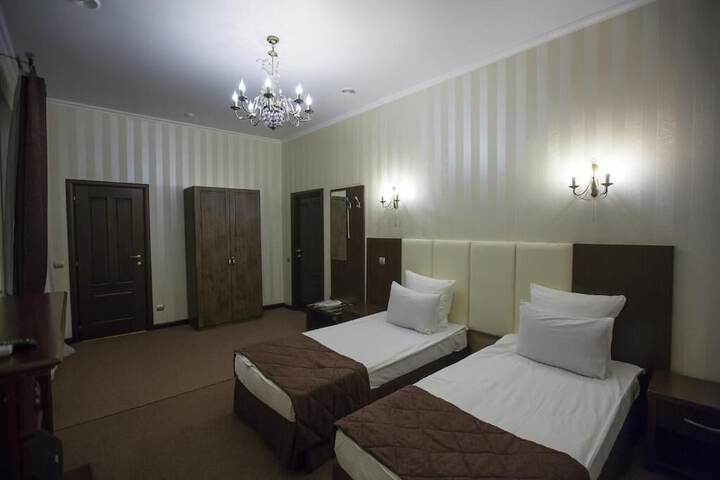 Room 18 of 33