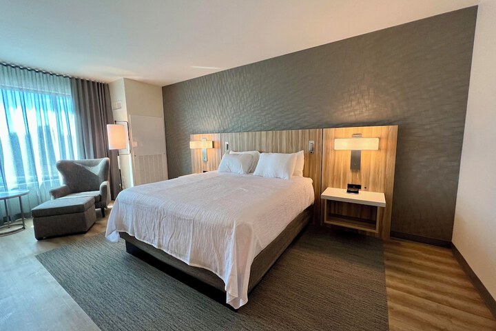 Room 2 of 12