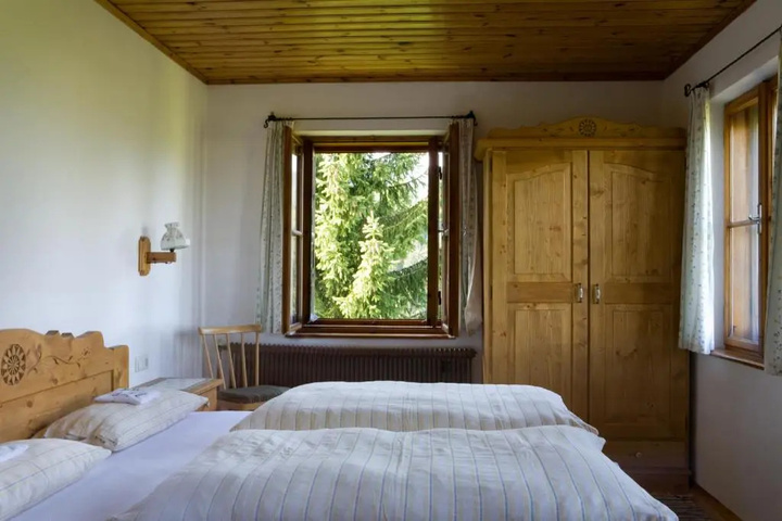 Room 3 of 11